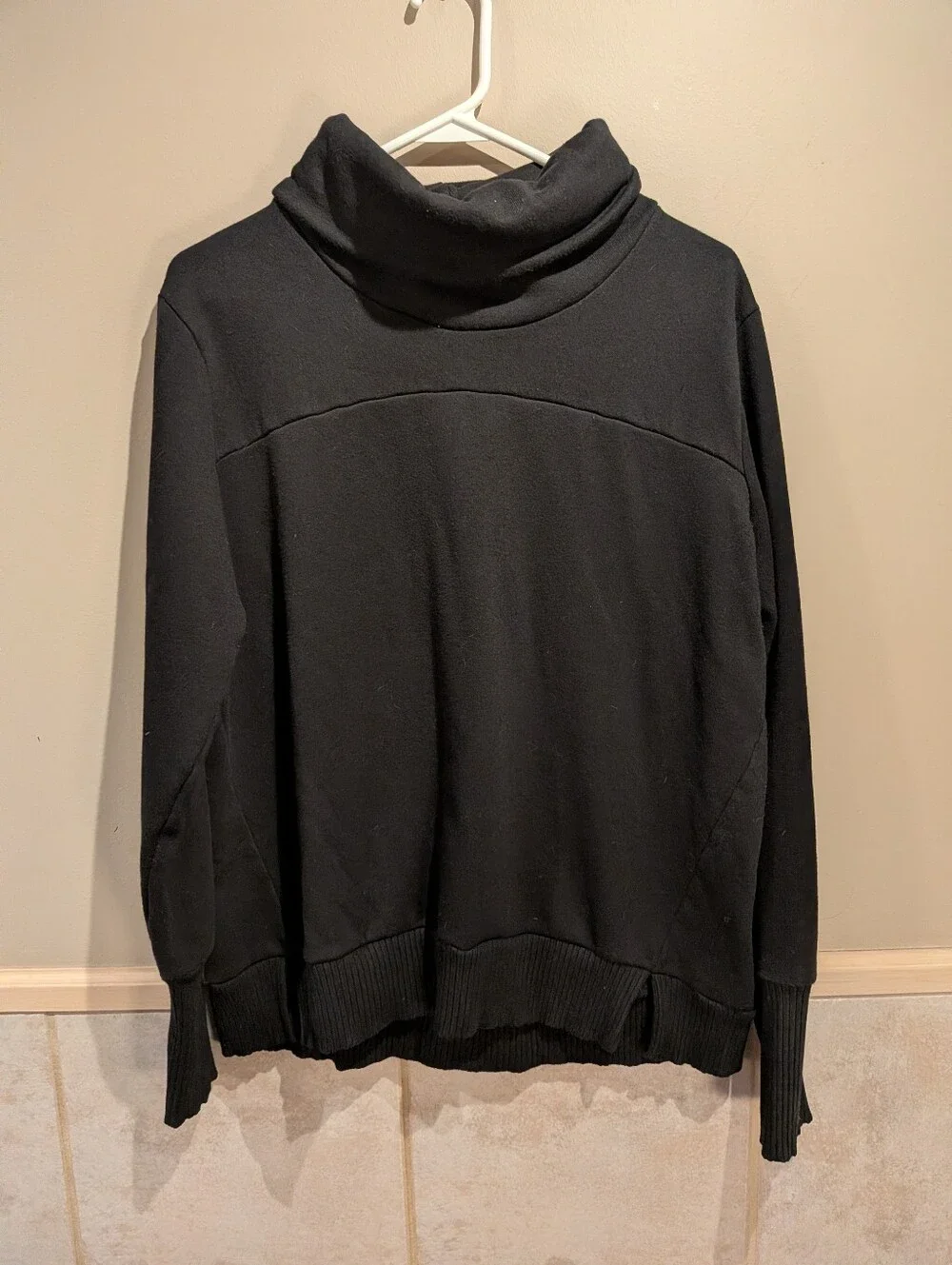 Alo, Haze Funnel Neck Sweater, Black, Size M